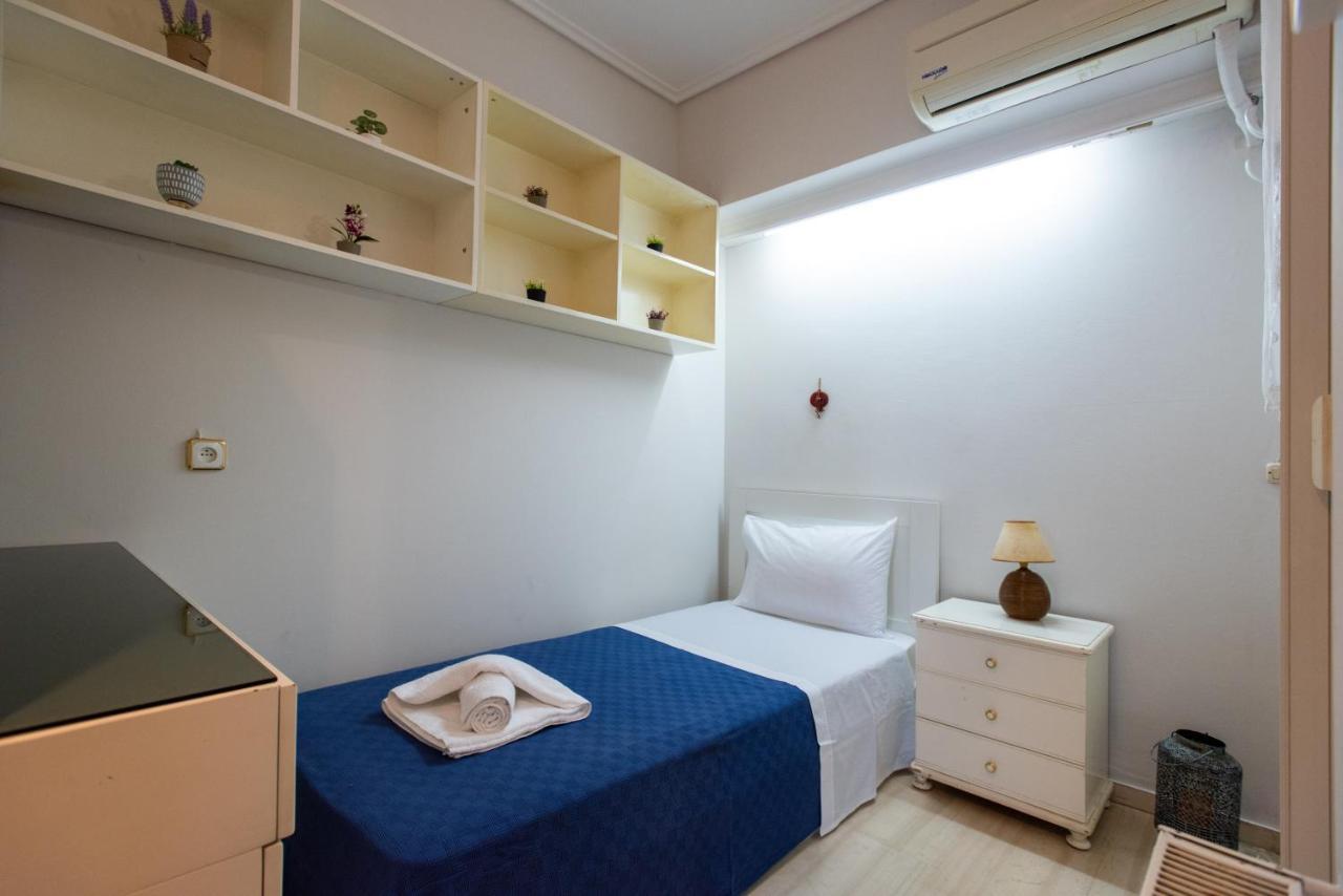 Hector'S Flisvos Apartment Atenas Exterior foto